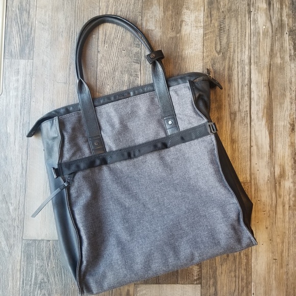 Lululemon Follow Your Bliss Bag - Picture 2 of 6